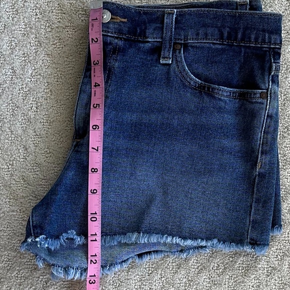 Joe's Jeans Medium Wash Blue Denim Cut Off Shorts Size 31 - Picture 11 of 11